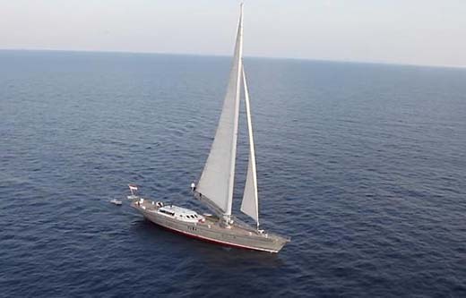 Dwinger Luxury Sailing Charter Yacht Thumb