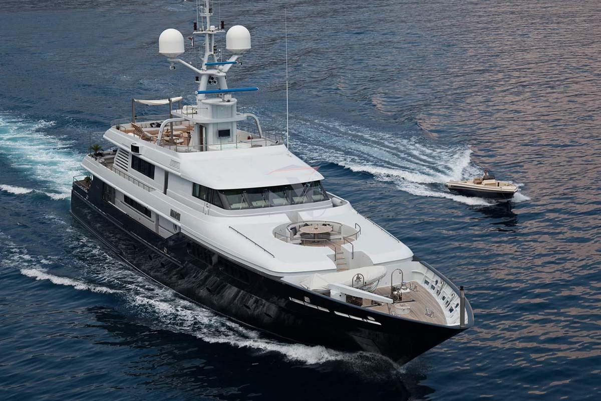 mariu yacht charter