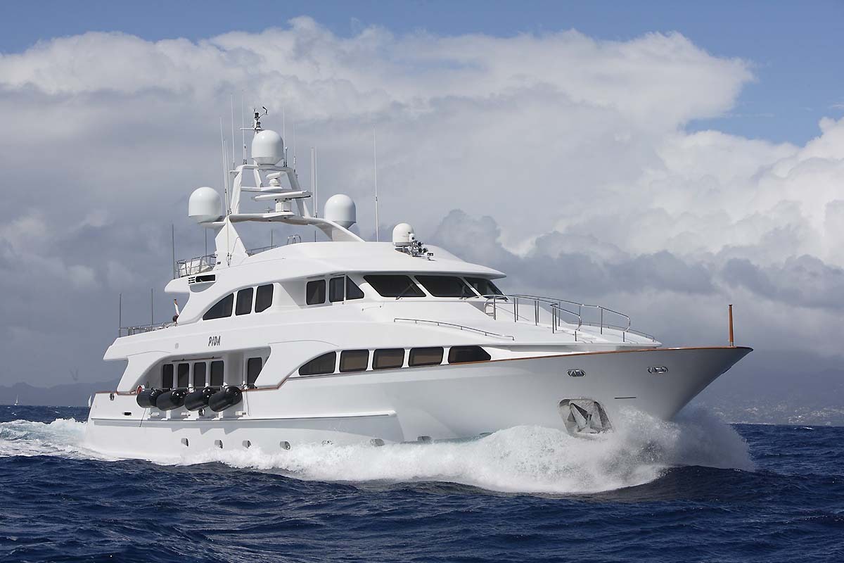 Pida Luxury Charter Yacht Profile