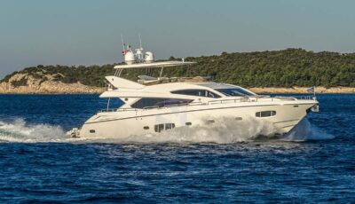 Sunseeker Yacht 80 Profile