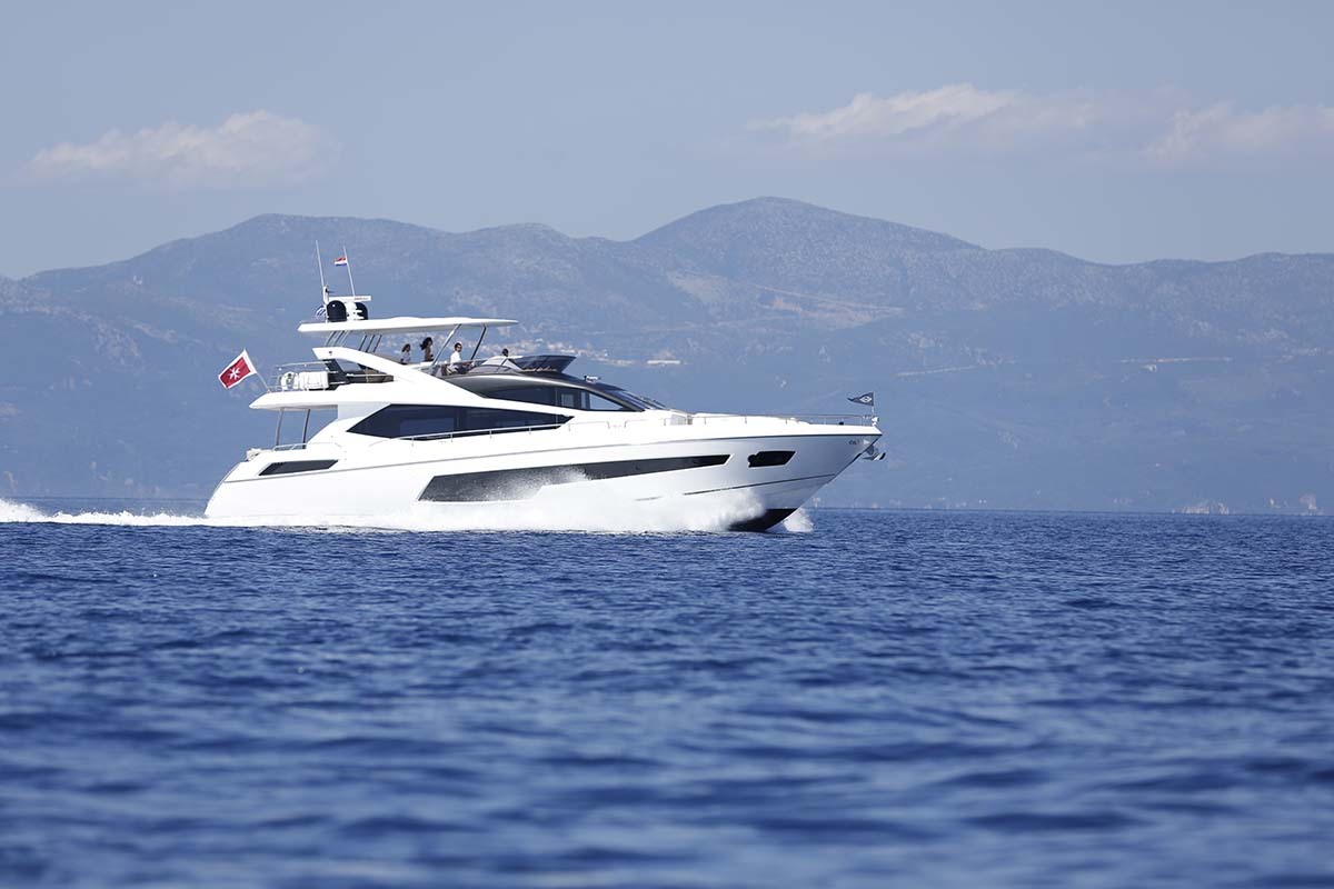 Sunseeker Yacht 75 Profile