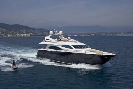 Sunseeker Live The Moment Stbd Side