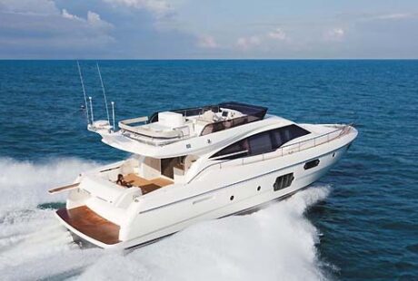 Yacht Charter Dubrovnik Ferretti 630 Running Aft