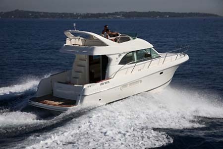 Yacht Charter Croatia Jeanneau Prestige 36 Running