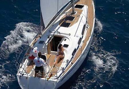 Boat Charter Croatia Bavaria 31 Cruiser Aft