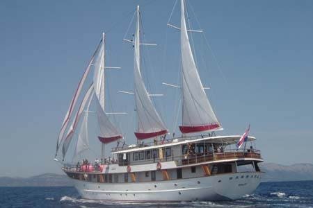 Cruise Croatia Charter Cruises Barbara Aft