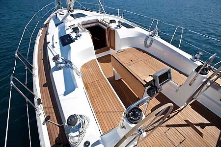 Yacht Charter Greece Sailing Bavaria 40 Cruiser Deck