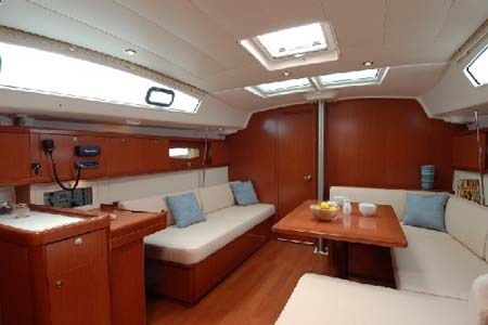 Yacht Charter Croatia Beneteau 43 Salon2