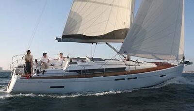 Yacht Charter Croatia Jeanneau Sun Odyssey 409 Stbd Side