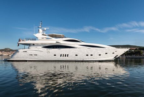 Sunseeker Yacht 105 Stbd Side Full Profile