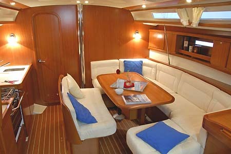 Yacht Charter Croatia Dufour 425 Salon