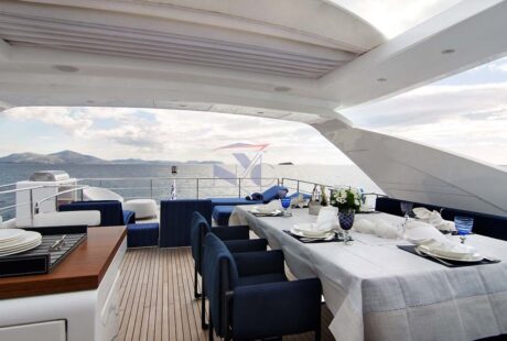 Memories Too Azimut 30 Sundeck Dining Table