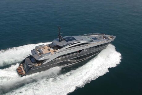 Rl Noor Stbd Side Cruising
