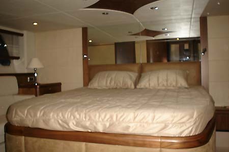 Yacht Charter Croatia Sunseeker Manhattan 60 Aft Cabin2