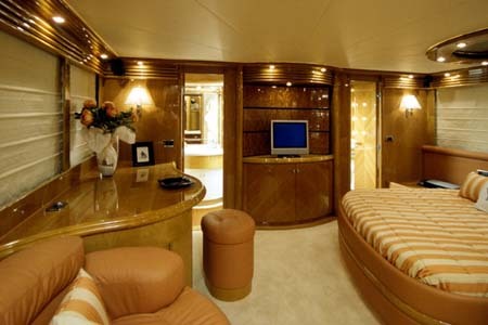 Yacht Charter Greece Dominator 68 Master Cabin