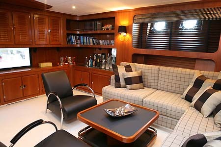 Yacht Charter Greece Gitana Salon