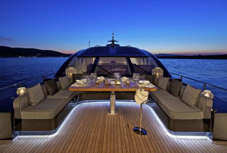O Pati Foredeck Dining