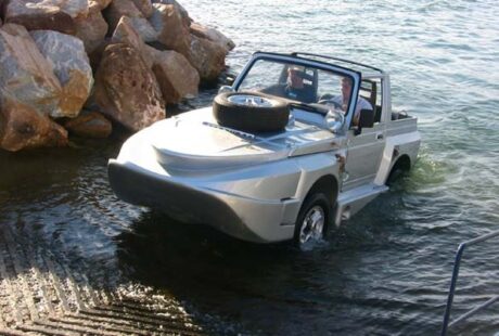 Dwinger Suzuki Amphibious Car