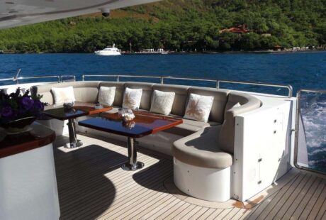 Quest R Benetti Aft Lounge
