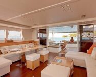 Catamaran Charter Spain Lagoon 620 Salon2
