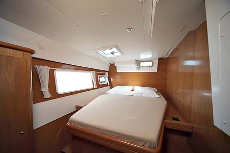 Catamaran Charter Croatia 420 Cabin1