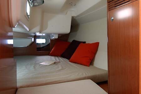 Croatia Yacht Charter Beneteau 31 Cabin2