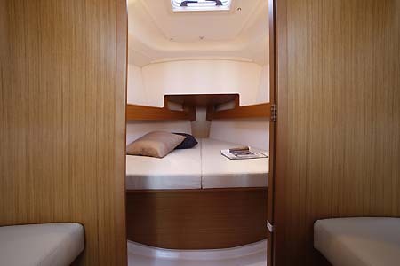 Greece Yacht Charter Sun Odyssey 33i Cabin2