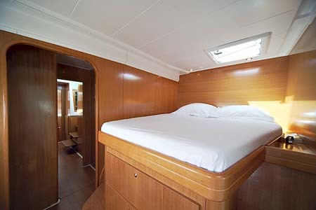 Catamaran Charter Croatia 420 Cabin2