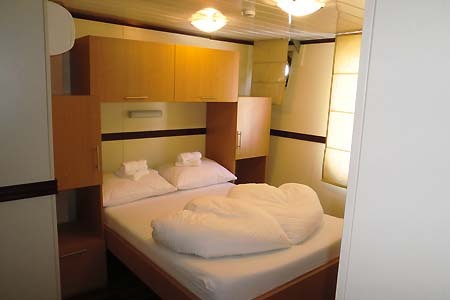 Yacht Charter Croatia Split Krilo Pride Cabin2