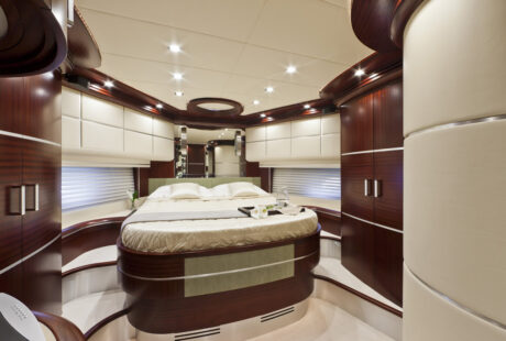 Luxury Yacht Dominator 86 Vip Cabin