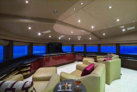 Robusto Luxury Yacht Cinema