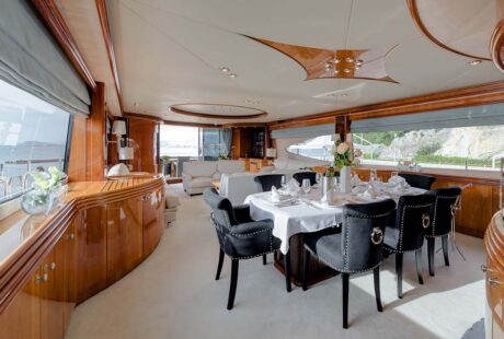 Sunseeker Yacht 105 Salon Looking Aft