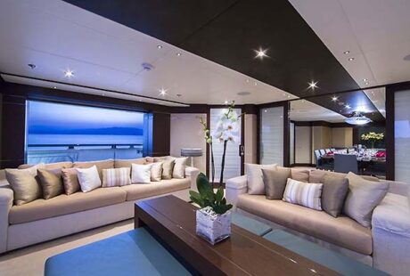 Robusto Luxury Yacht Salon 1