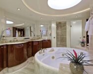 O Rion Master Stateroom Bath