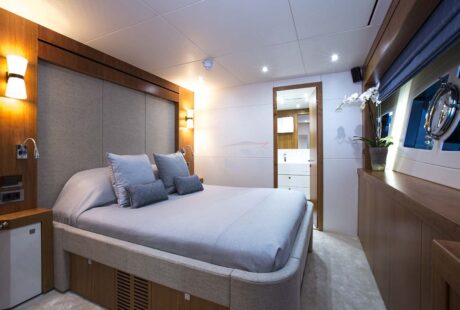 Play The Game Sunseeker 28m Double Cabin