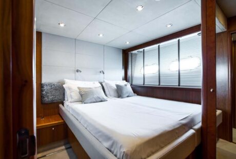 Sunseeker Yacht 90 Impulse Twin Covertible Cabin
