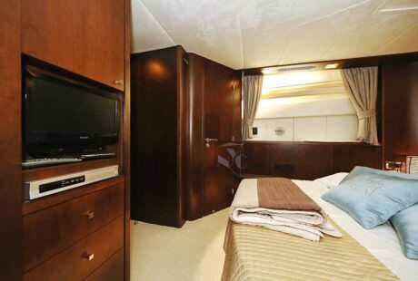 Azimut 80 Red Bad Bat Vip Cabin Other View
