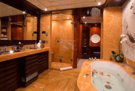 Dream Master Stateroom Bath