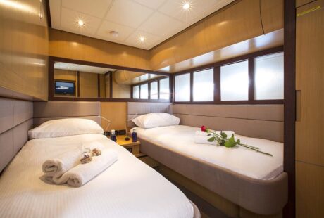 Pershing 90 Tiger Lily Of London Twin Cabin