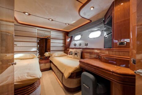 Sunseeker Yacht 105 Twin Cabin 1