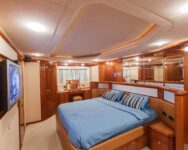 Ferretti 880 Master Cabin