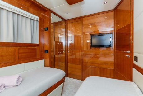 Dominator 29 Twin Cabin Other View